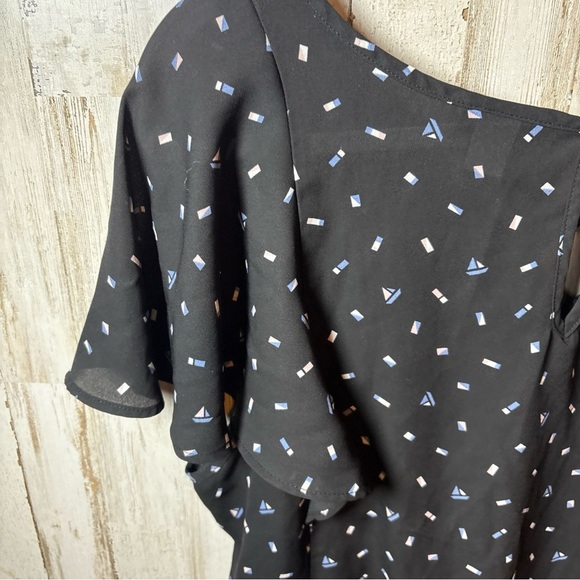 Torrid Chiffon Blouse Short Sleeve Crisscross Black Sail Boat Print Top Size 2 - Picture 11 of 16